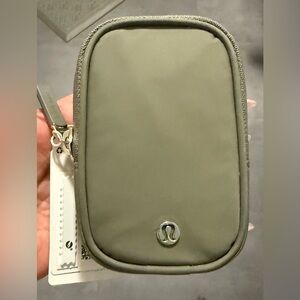 Lululemon Nano Pouch NWT